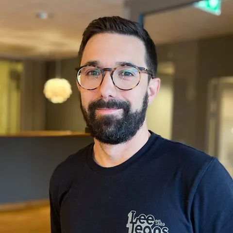 Mikael Åkerström